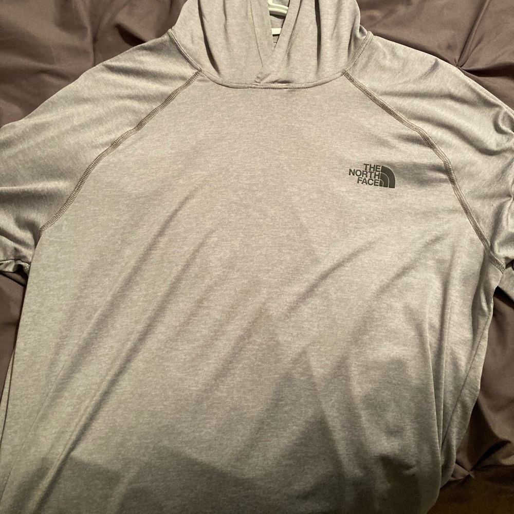 The north face pull over
